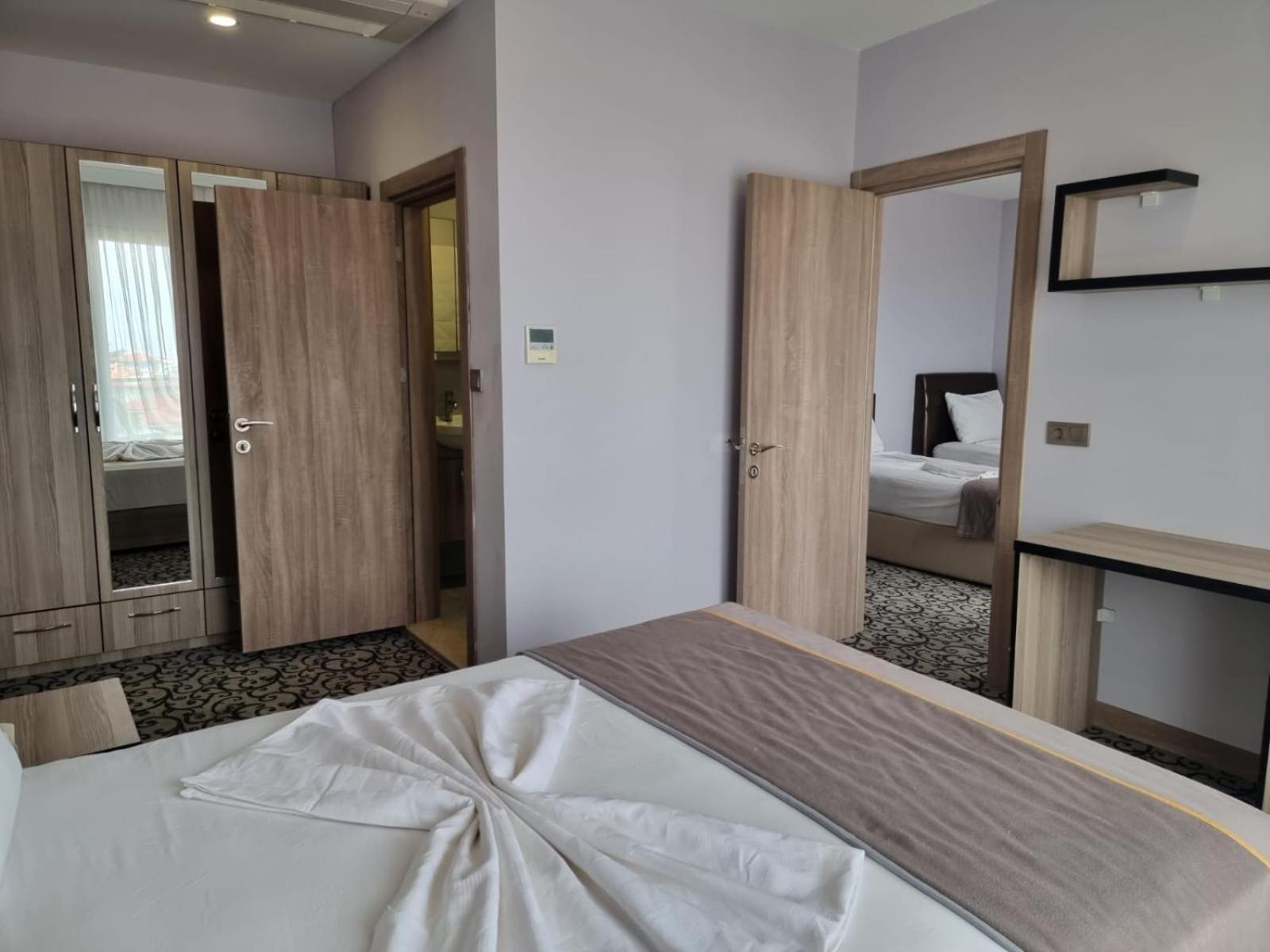 Elisa Hotel Ayvalı Esterno foto