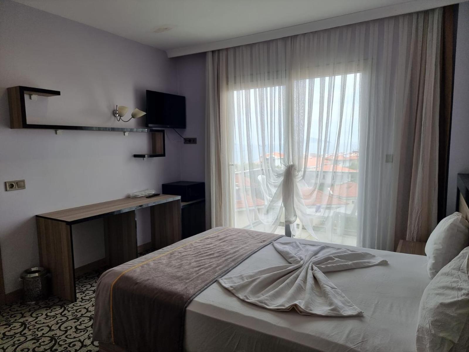 Elisa Hotel Ayvalı Esterno foto