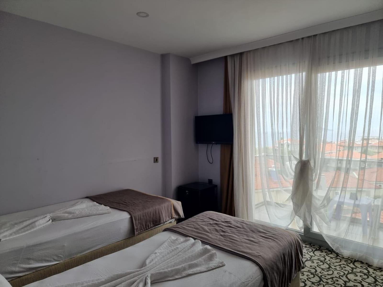 Elisa Hotel Ayvalı Esterno foto